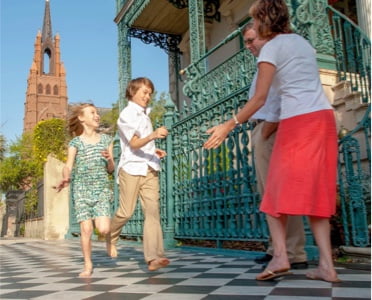 family outside John Rutledge House Inn®